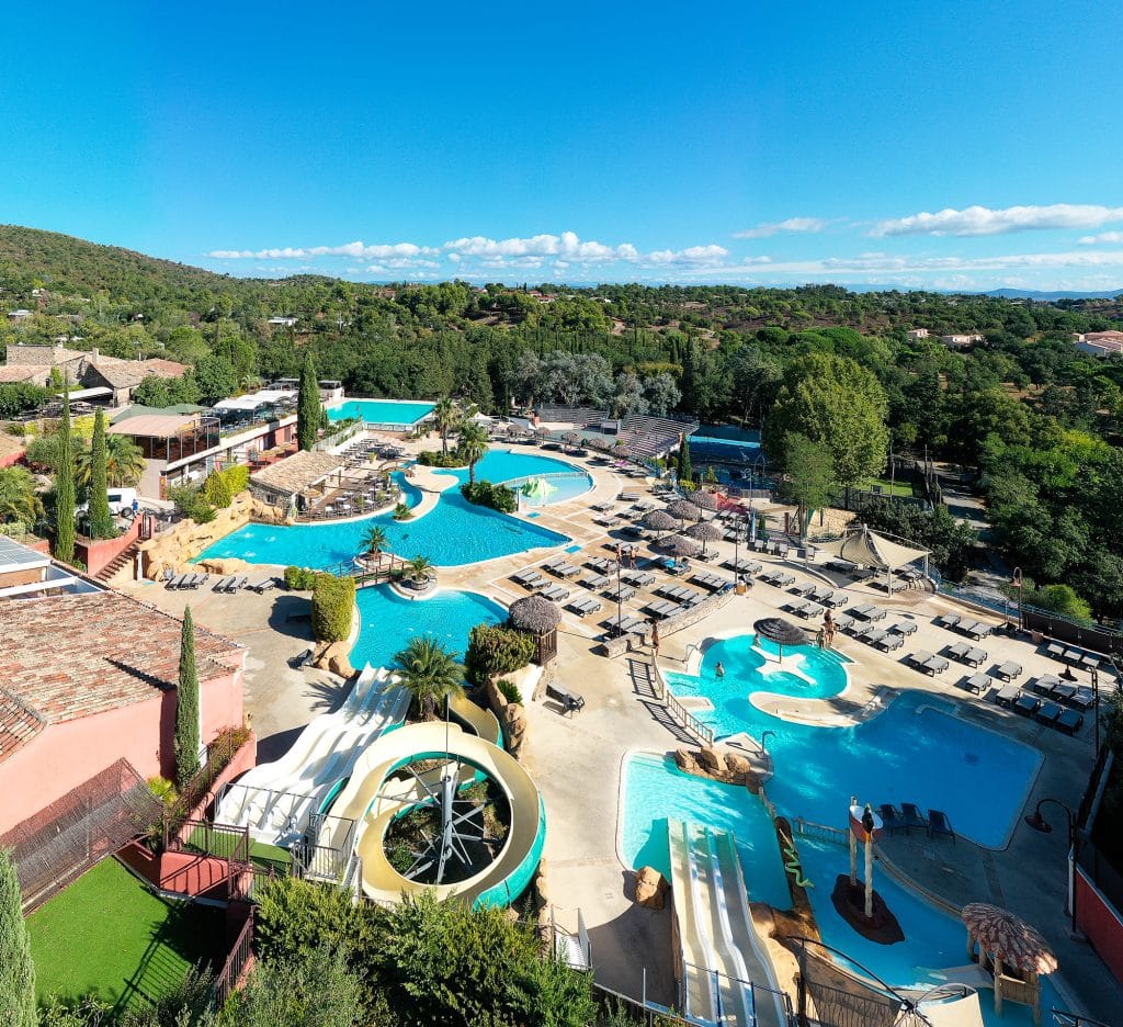Camping 5 étoiles Domaine de la Bergerie avec parc aquatique dans le Var.