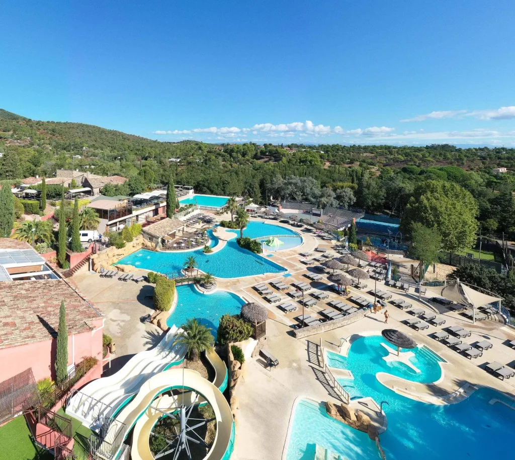 Camping 5 étoiles avec parc aquatique dans le Var.